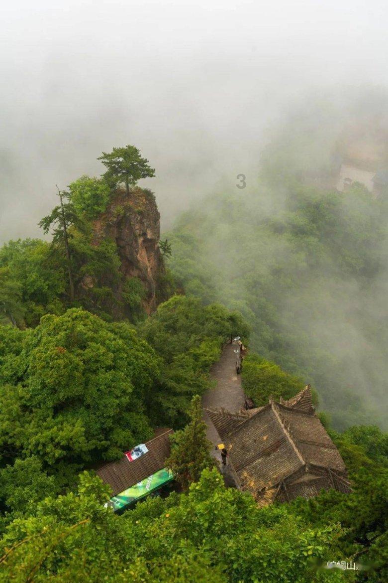 白色情人节：校园迷宫
